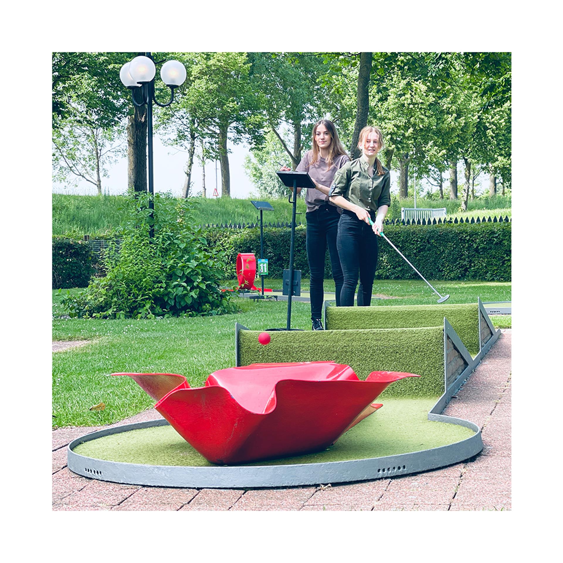 Een heerlijk potje midgetgolf tijdens de lockdown in Goes