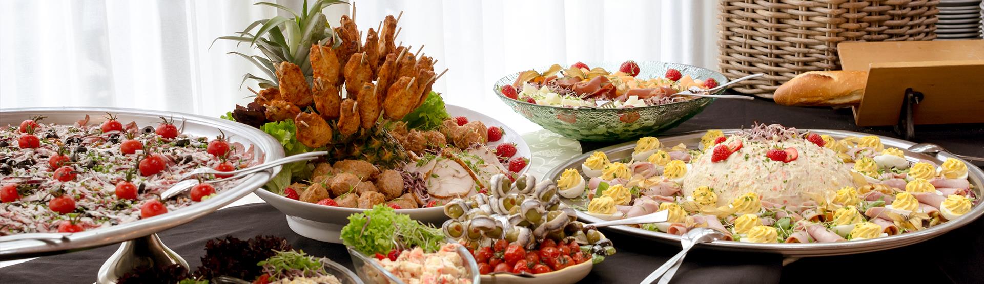 Buffet Hole 19 is een gecombineerd buffet met koude en warme gerechten! 